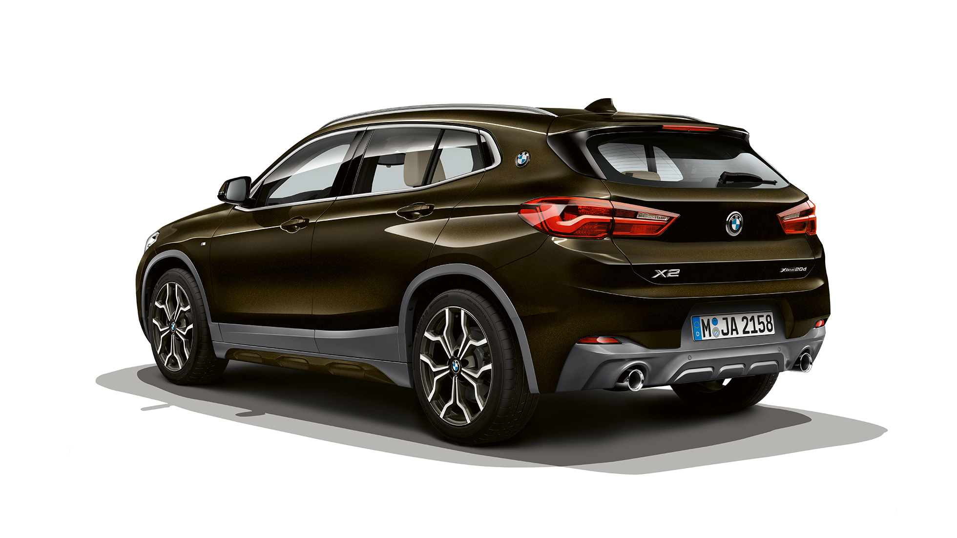 斜めからのリヤ・ビュー BMW X2 sDrive20iモデルM Sport X BMW X2 sDrive20iモデルM Sport X 2018 F39 スパークリング・ストーム・ブリリアント・エフェクト 斜めからのリヤ・ビュー