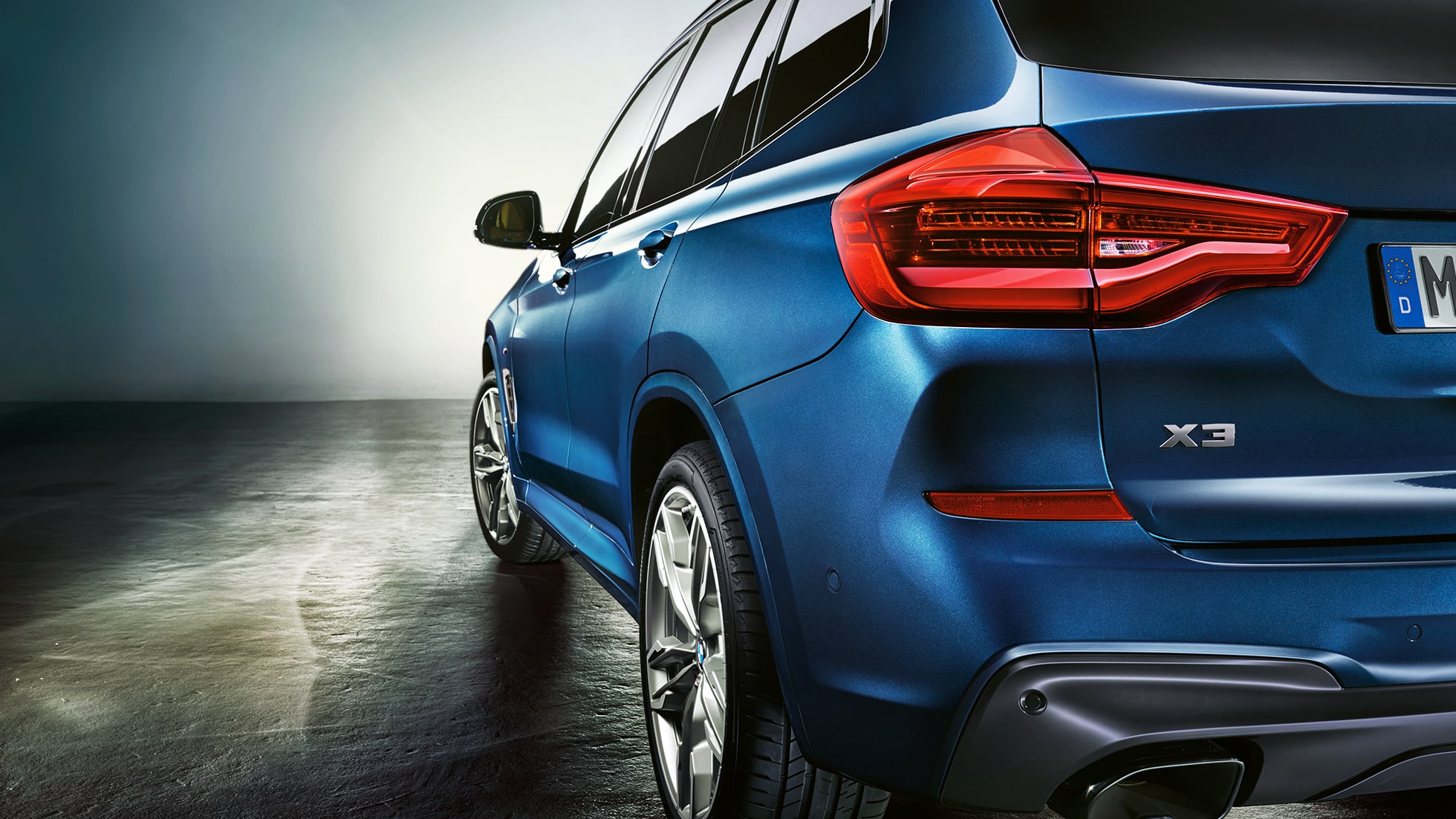 BMW X3 M40i、LEDリヤ・ライト 斜めからのリヤ・ショット BMW X3 M40i、LEDリヤ・ライト 斜めからのリヤ・ショット