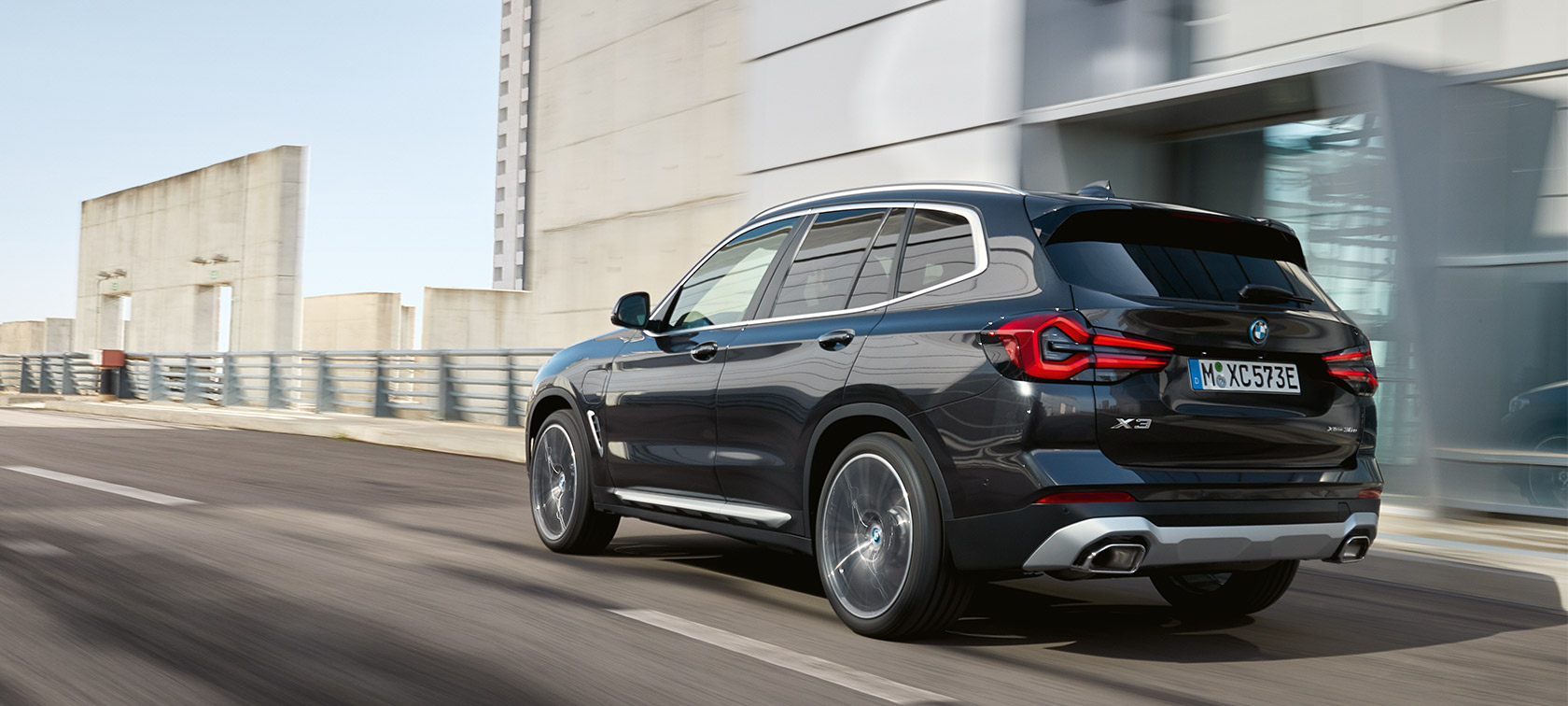 BMW X3 G01 斜めからのフロント・ビュー 2021 BMW X3 G01 斜めからのフロント・ビュー 2021