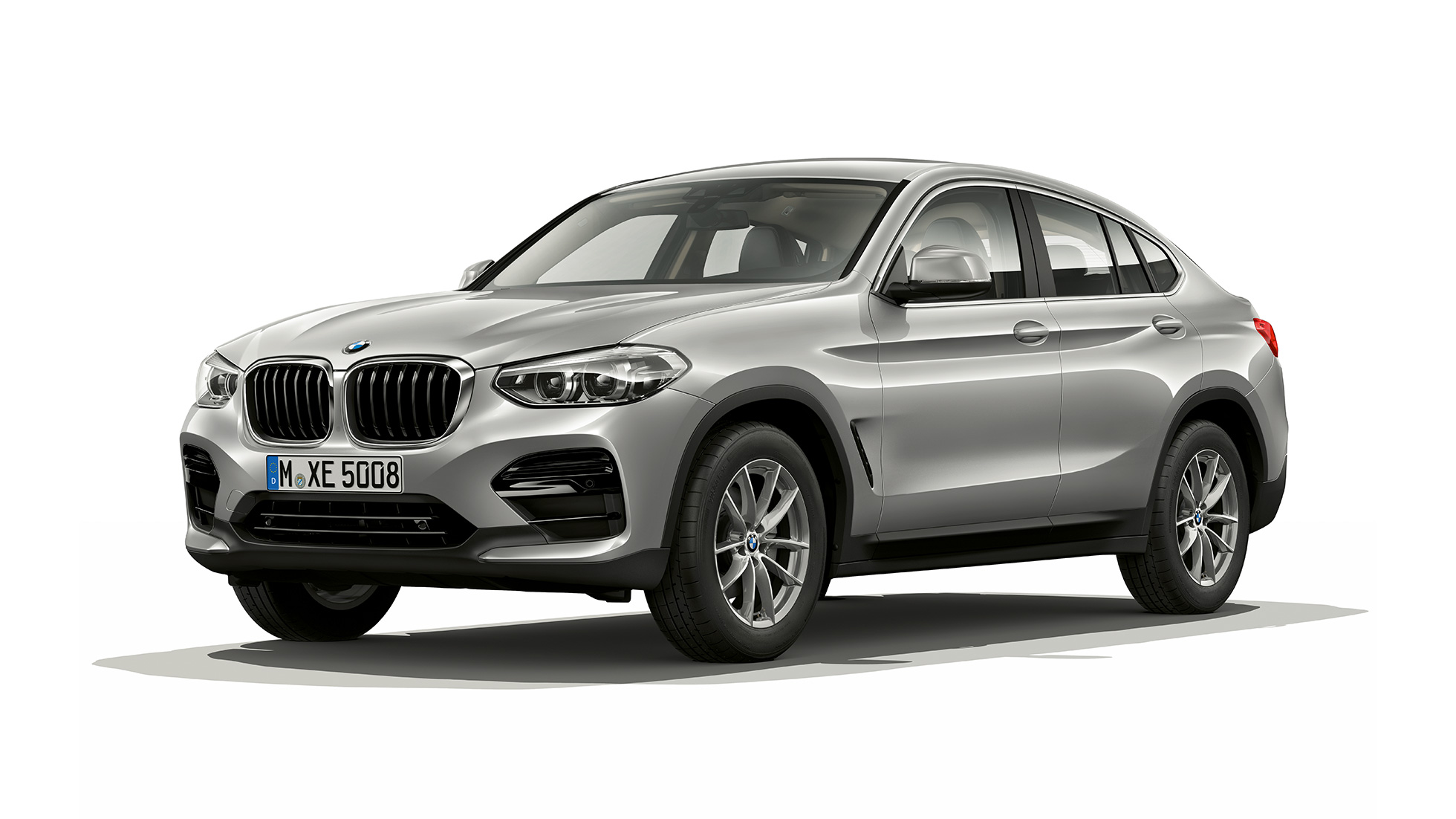 斜めからのフロント・ビュー BMW X4 Standardモデル BMW X4 xDrive20d Standardモデル G02 2018 グレイシャー・シルバー 斜めからのフロント・ビュー
