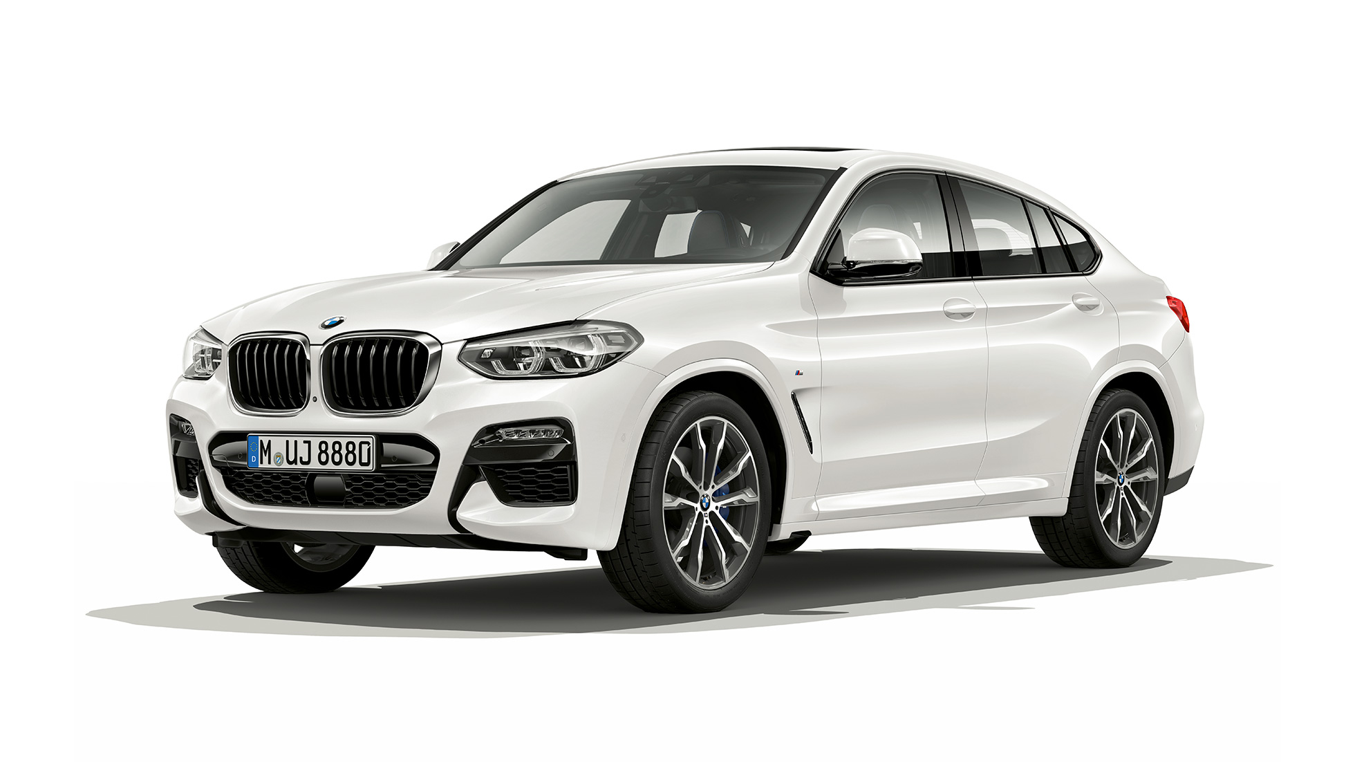 斜めからのフロント・ビュー BMW X4 M Sportモデル BMW X4 xDrive30i M Sportモデル G02 2018 アルパイン・ホワイト 斜めからのフロント・ビュー