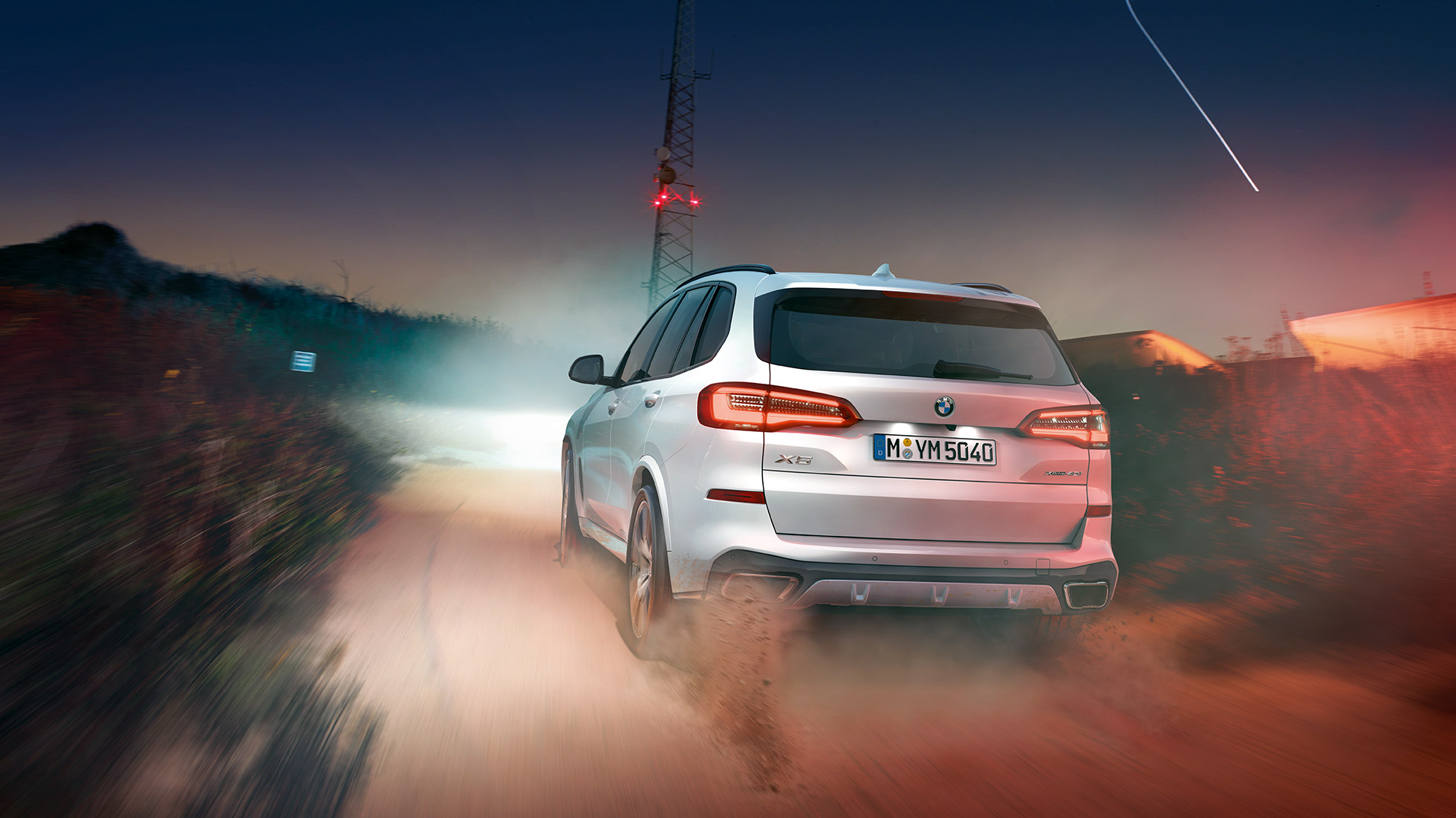 BMW X5 xDrive40i リヤ・ビュー BMW X5 xDrive40i G05 201 8ミネラル・ホワイト・メタリック リヤ・ビュー