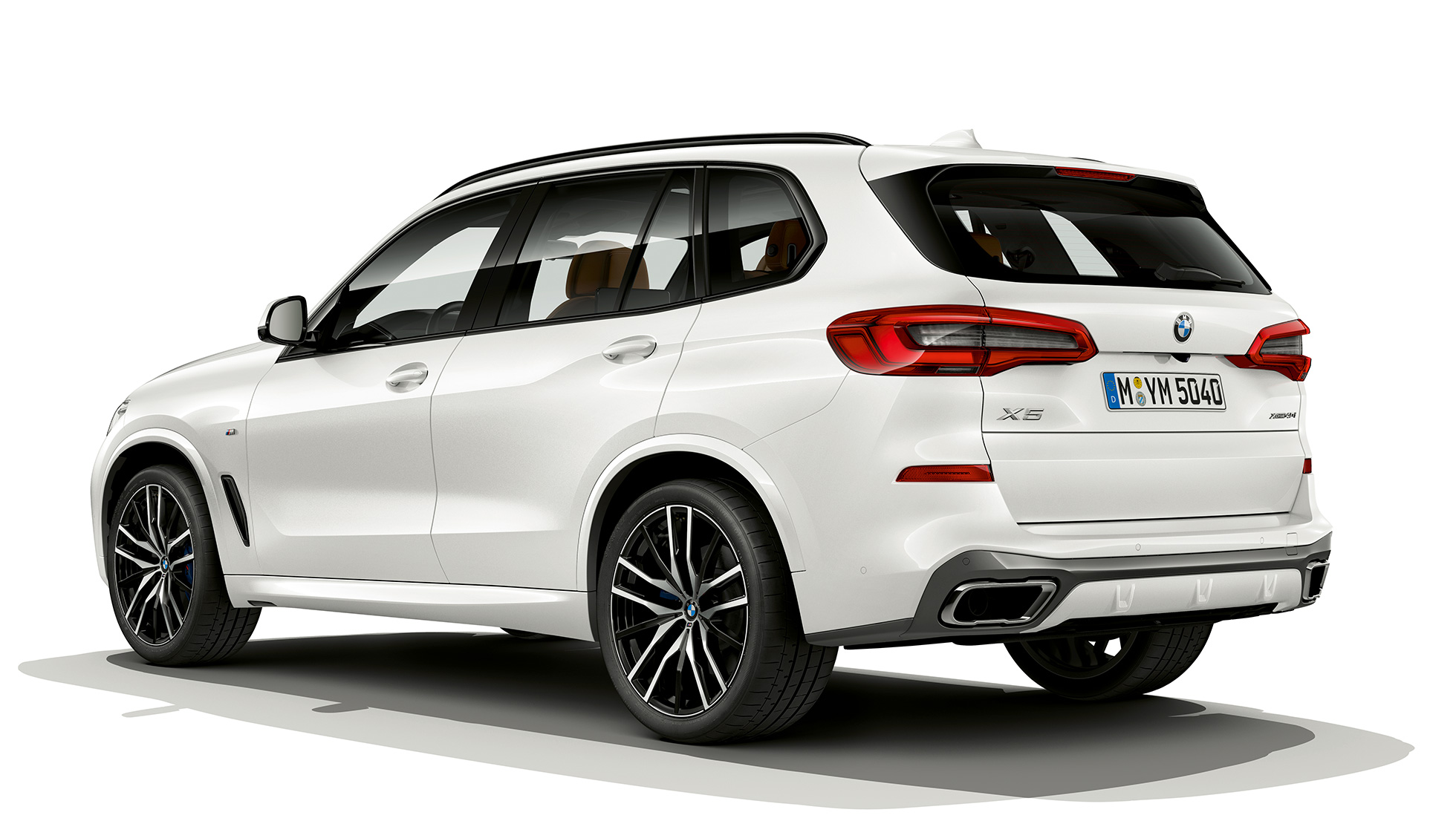 M Sportモデル BMW X5 xDrive40i 斜めからのリヤ・ビュー M Sportモデル BMW X5 xDrive40i G05 2018 ミネラル・ホワイト・メタリック 斜めからのリヤ・ビュー