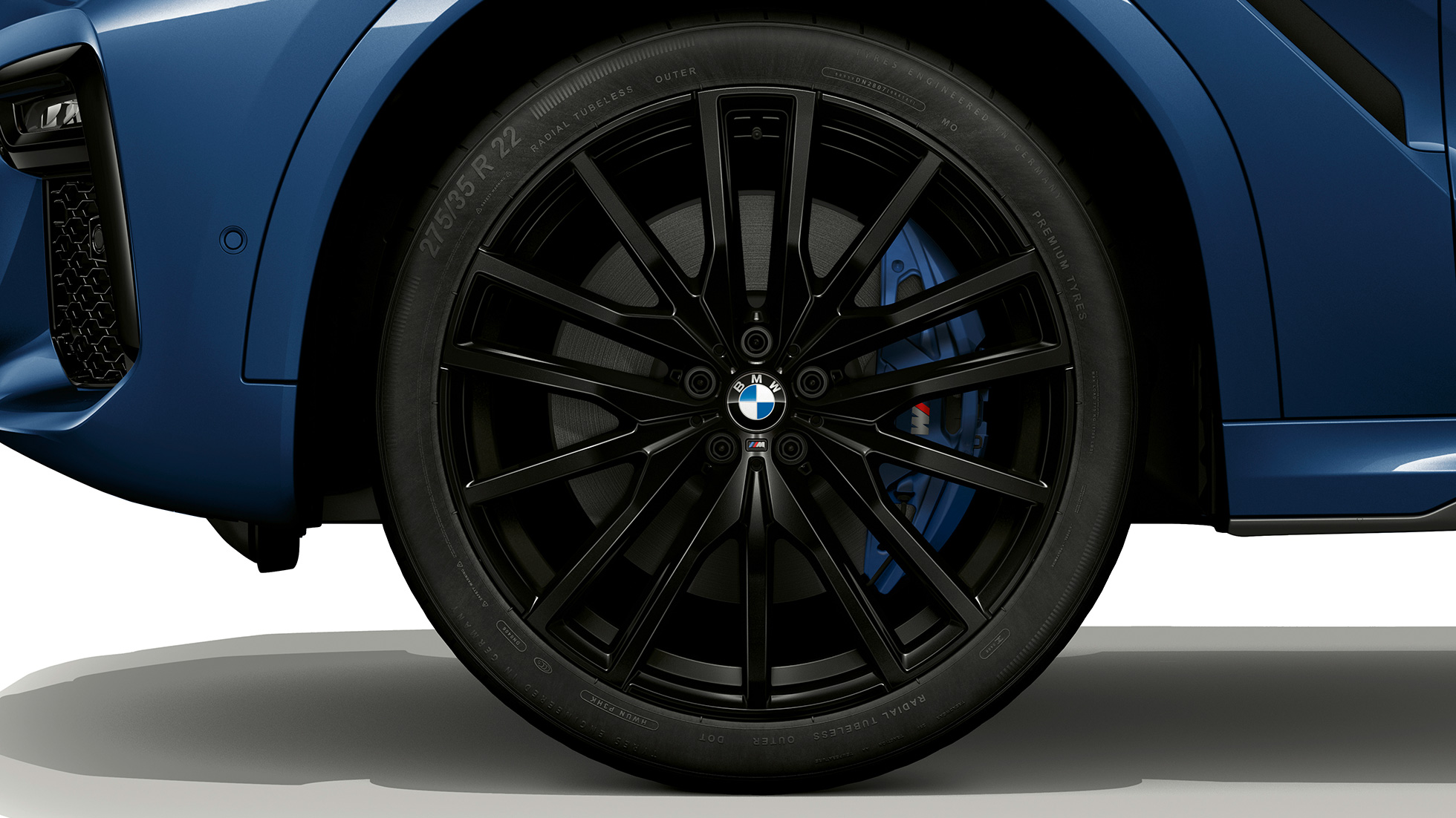 BMW X6、Mスポーツパッケージ装備、ライトアロイホイール。 BMW X6、Mスポーツパッケージ装備、ライトアロイホイールのクローズアップビュー。