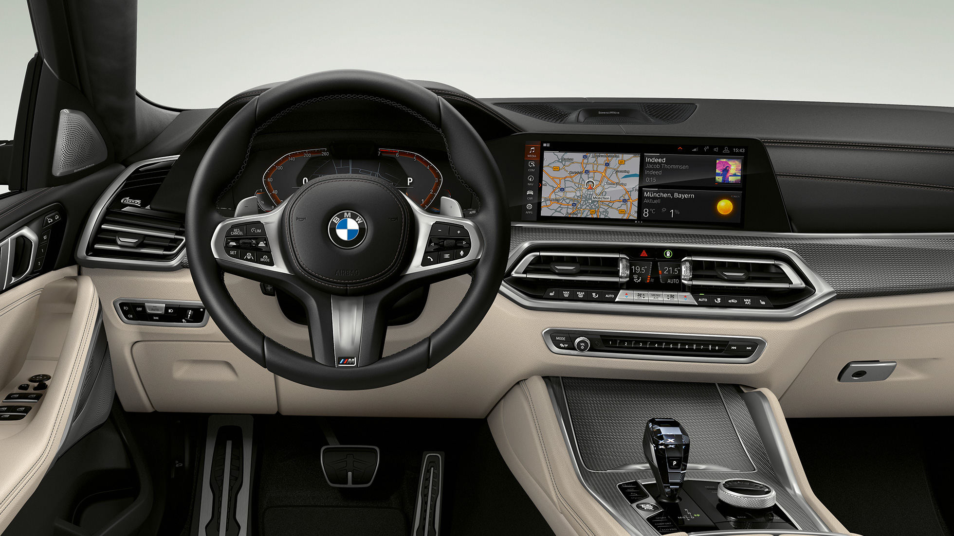 BMW X6、Mスポーツパッケージ装備、コックピット。 BMW X6、Mスポーツパッケージ装備、インテリア、センターコンソールのクローズアップビュー。