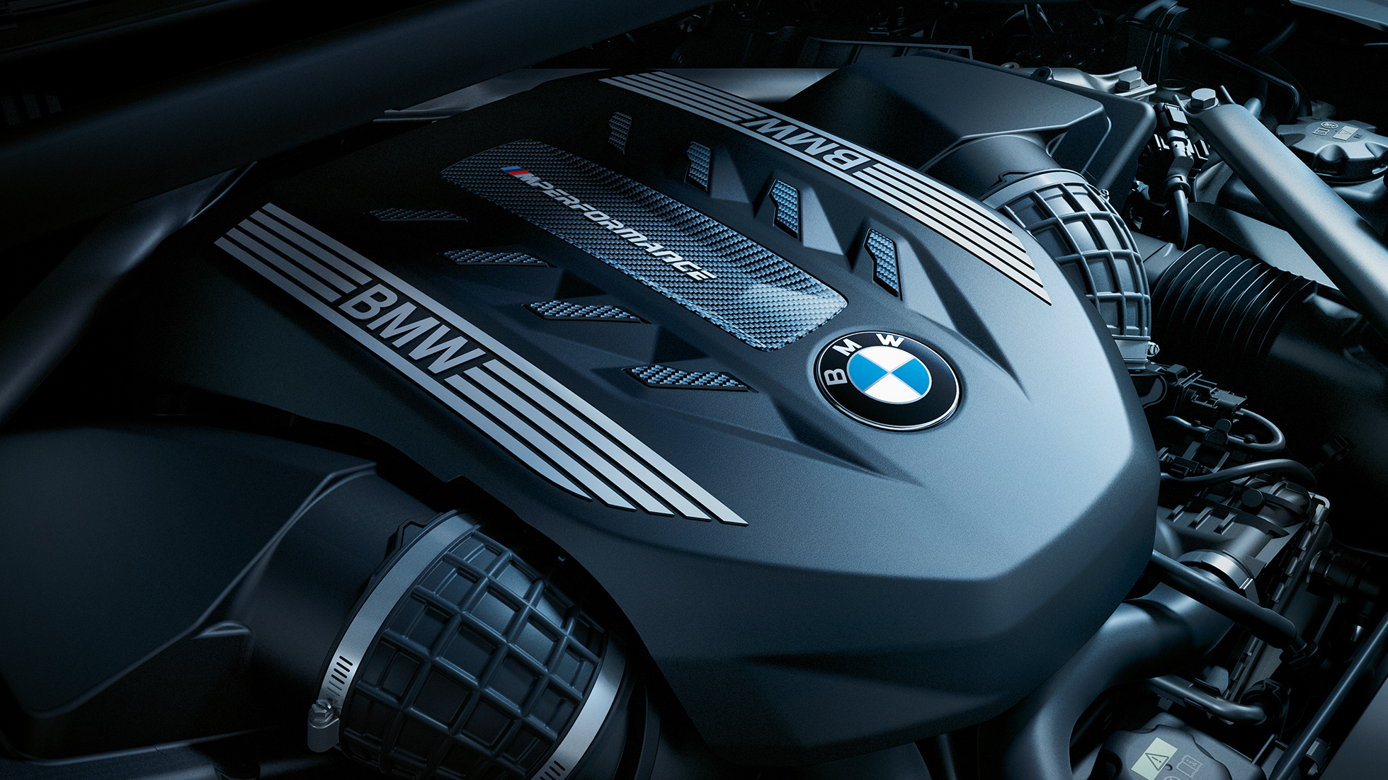 BMW X6エンジン。G06 BMW X6エンジンのクローズアップビュー。G06