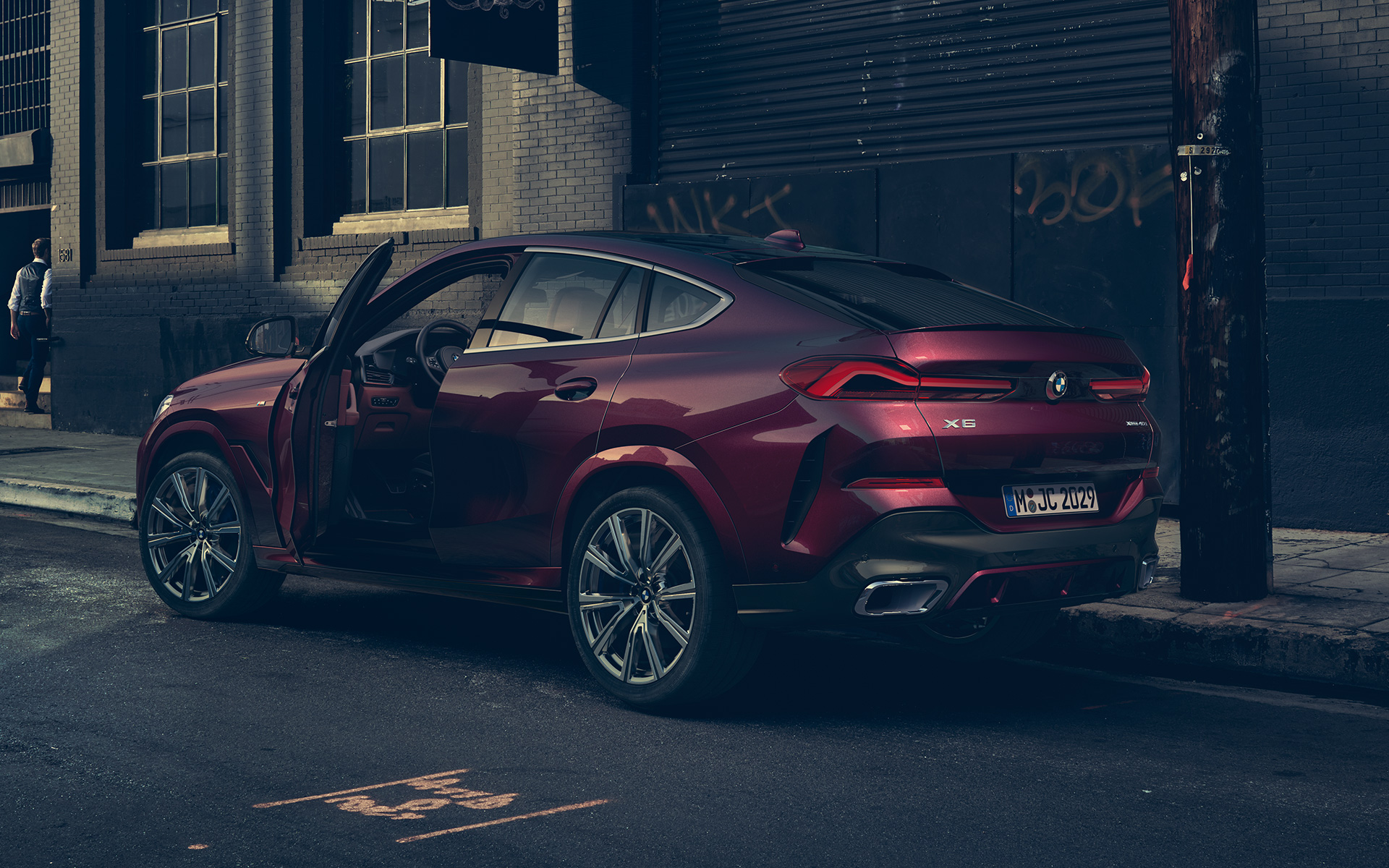 BMW X6 Individual G06 2019 アメトリン・メタリック 斜めからのリヤ・ビュー