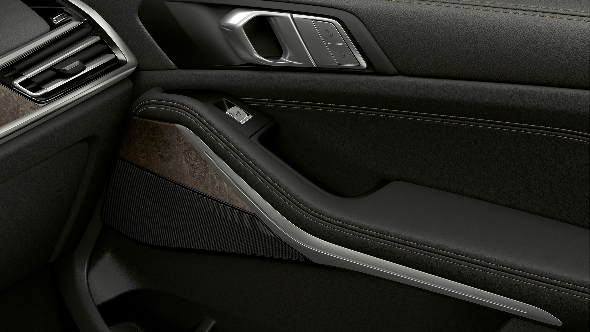 BMW X7、標準装備のインナードア G07 標準装備仕様 BMW X7 のインナードアのクローズアップ G07