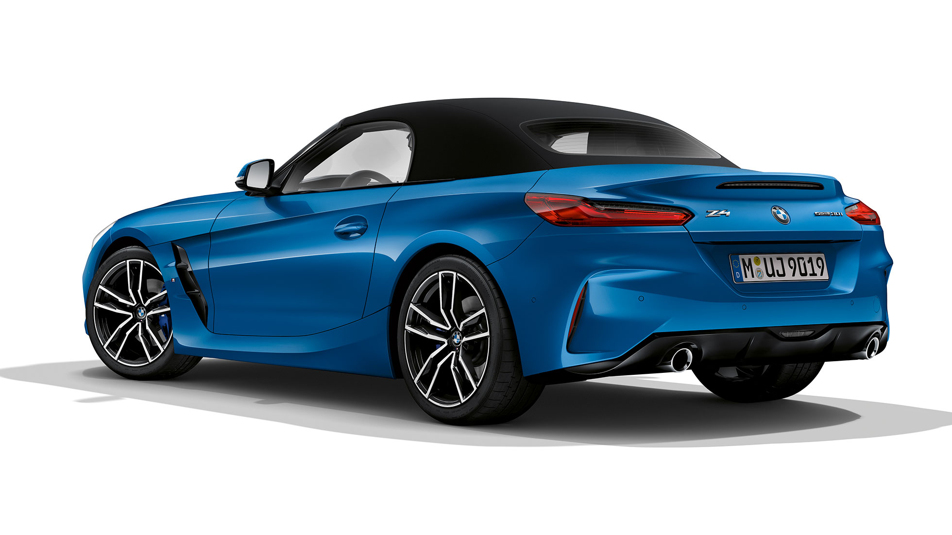 BMW Z4 ロードスター M スポーツモデル G29 BMW Z4 ロードスター M スポーツモデル、斜め向きリアイメージ G29