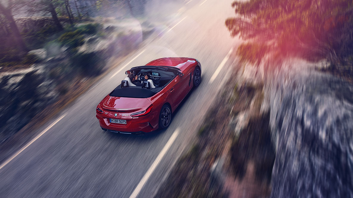 BMW Z4 ロードスターの走行イメージ G29 走行するBMW Z4 ロードスターの鳥瞰図 G29