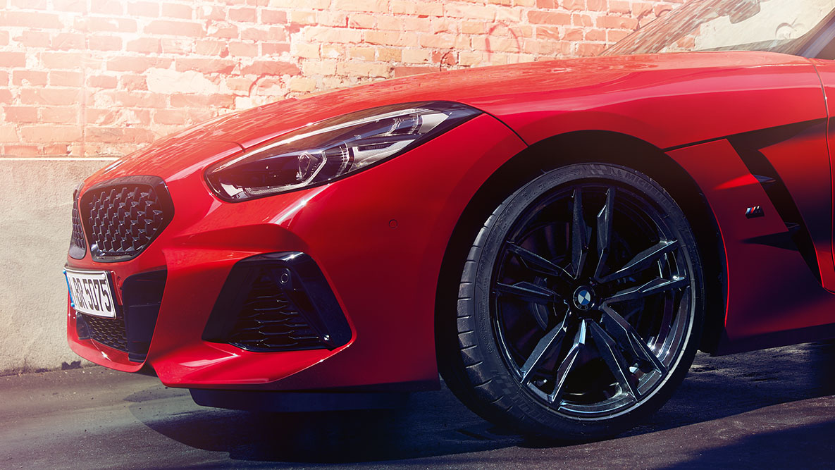 BMW Z4 ロードスターウイング G29 BMW Z4 ロードスターのフロントとホイールの様子 G29