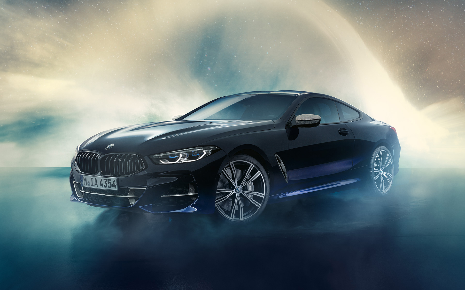BMW Individual M850i NIGHT SKY G15 2019 斜めからのフロント・ビュー 流星群を背景に BMW Individual M850i NIGHT SKY G15 2019 斜めからのフロント・ビュー 流星群を背景に