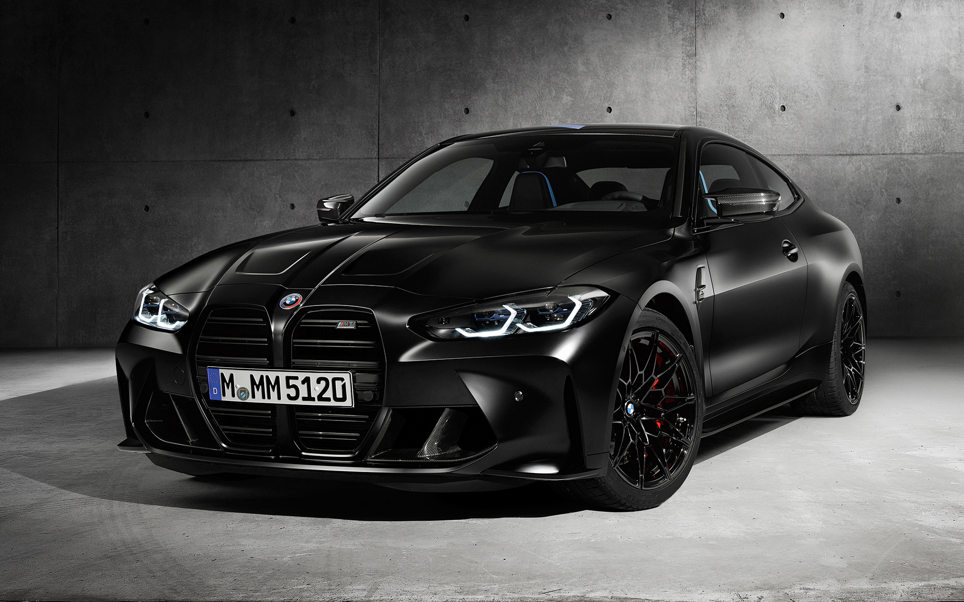 BMW M4 Competition Edition x KITH G82 2020 斜めからのサイド・ビュー グレーを背景に BMW M4 Competition Edition x KITH G82 2020 斜めからのサイド・ビュー グレーを背景に