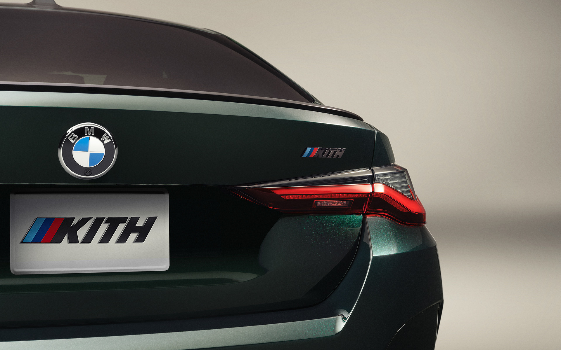 BMW i4 M50 G26BEV KITH バッジ 、リヤ BMW i4 M50 G26BEV KITH バッジ、リヤ