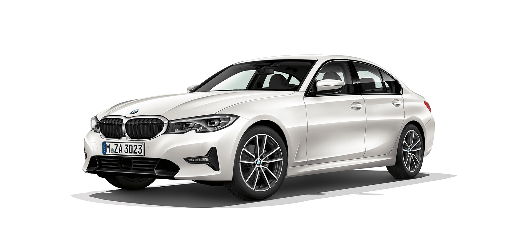 BMW 5シリーズ セダン Three quarter front view of the BMW 5 Series Sedan in white.