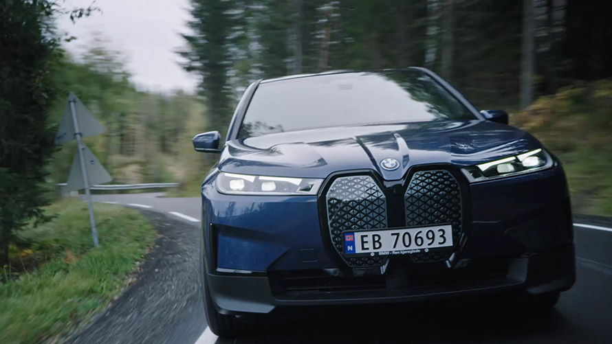 BMW電気自動車の快適性と駆け抜ける歓びの動画 BMW電気自動車の快適性と駆け抜ける歓びの動画