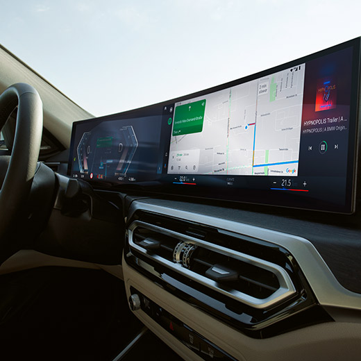 BMW カーブド・ディスプレイに表示される充電に最適なルート検索結果 BMW カーブド・ディスプレイに表示される充電に最適なルート検索結果