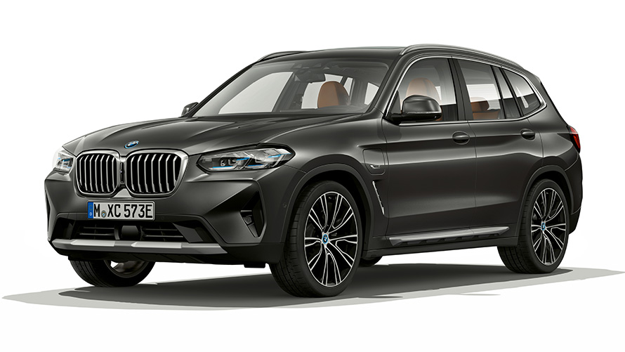 BMW X3 xDrive30e G01 ハイブリッド PHEV 斜めからのフロント・ビュー BMW X3 xDrive30e G01 ハイブリッド PHEV スタジオ・ショット 斜めからのフロント・ビュー