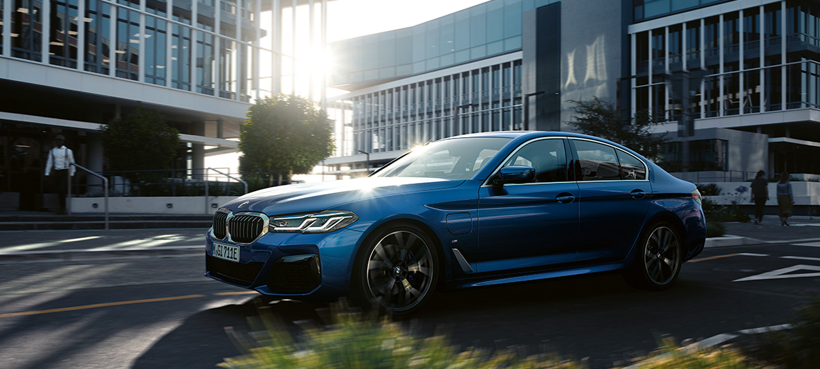 BMW プラグイン・ハイブリッド 航続可能距離 i20 電気自動車 BMW ELECTRIC MOBILITY BMW プラグイン・ハイブリッド 航続可能距離 i20 電気自動車