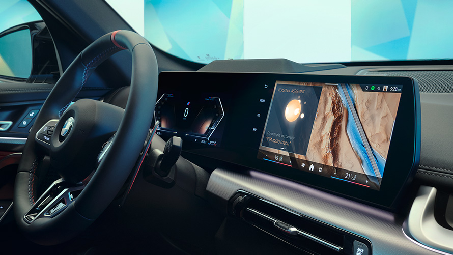 BMWインテリア、カーブド・ディスプレイ BMWインテリア、カーブド・ディスプレイ搭載のコックピット