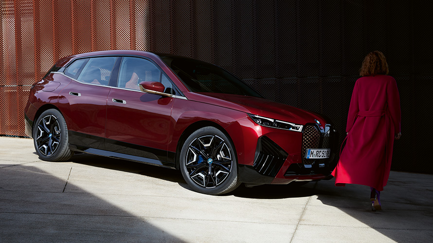 BMWカーブド・ディスプレイとBMW iDriveからのリモート・ソフトウェア・アップデート BMWカーブド・ディスプレイとBMW iDriveからのリモート・ソフトウェア・アップデート