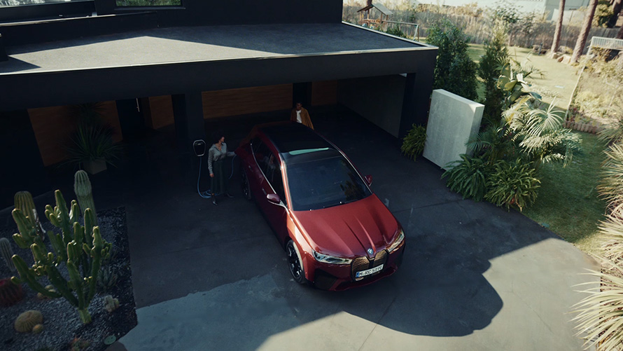 BMW iX i20 電動SUV パーソナルeSIM 5G 動画 BMW iX i20 電動SUV パーソナルeSIM 5G 動画