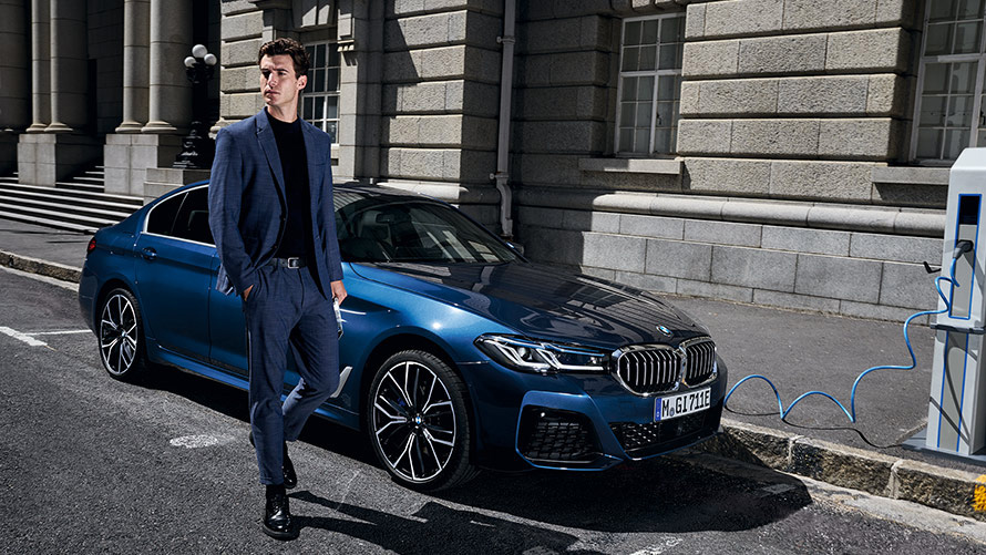 Bmw 5シリーズ ツーリング モデル紹介 Bmw Co Jp Bmw 5シリーズ ツーリング モデル紹介 Bmw Co Jp