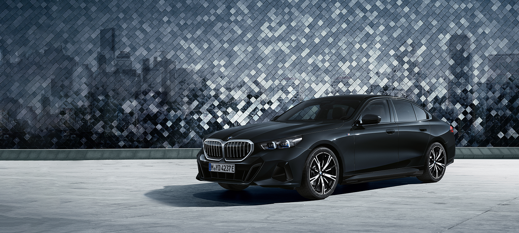 ニューBMW 5シリーズ/i5 THE FIRST EDITION ニューBMW 5シリーズ/i5 THE FIRST EDITION