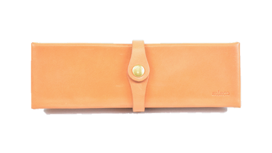 1. HL-Pen case /ブルー より高いクオリティを求めて貴重なHarness leatherを採用したHLシリーズ。 1. HL-Pen case /ブルー より高いクオリティを求めて貴重なHarness leatherを採用したHLシリーズ。