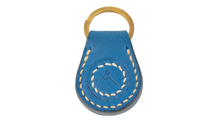 5. Key ring 01/ブルー 全てハンドステッチで仕上げたキーリング。革を3枚貼り合わせる仕様で手の込んだアイテムです。BMWロゴ入り。 5. Key ring 01/ブルー 全てハンドステッチで仕上げたキーリング。革を3枚貼り合わせる仕様で手の込んだアイテムです。BMWロゴ入り。