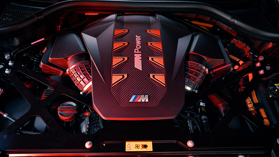BMW XM LABEL RED