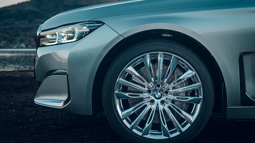 BMW 7シリーズ “PURE METAL EDITION” BMW 7シリーズ “PURE METAL EDITION”