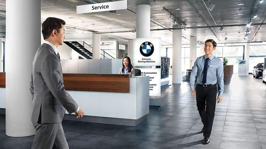 お近くのBMW正規ディーラーで、気軽に相談してみませんか。 お近くのBMW正規ディーラーで、気軽に相談してみませんか。