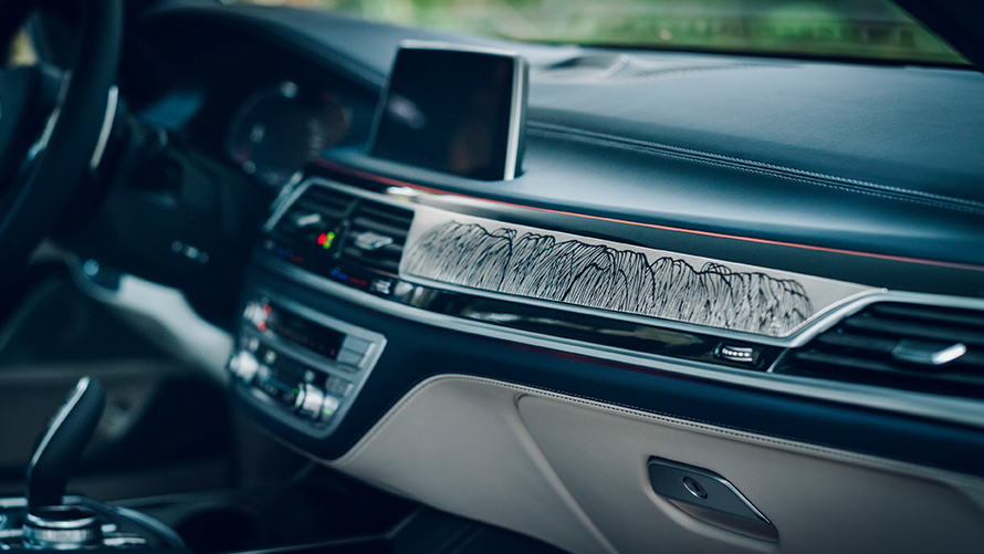 金工鍛金家・奥山峰石氏が語るBMW 7シリーズ “PURE METAL EDITION”。意匠、技術、美意識のすべて。 金工鍛金家・奥山峰石氏が語るBMW 7シリーズ “PURE METAL EDITION”。意匠、技術、美意識のすべて。