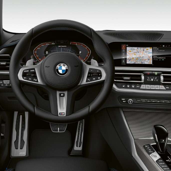 BMW M340i xDrive、コックピット。 BMW M340i xDrive、コックピット正面のクローズ・アップ。