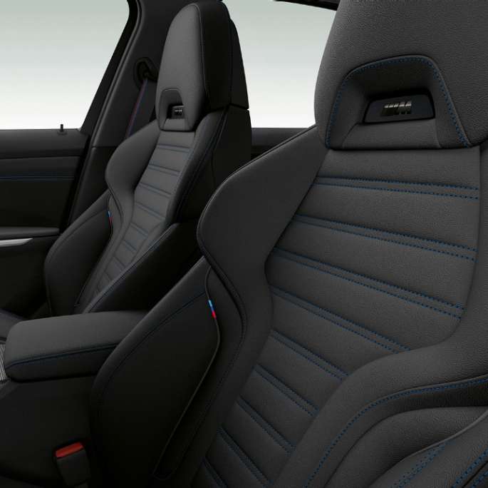 BMW 3シリーズ セダン M Sport、フロント・シート。 BMW 3シリーズ セダン M Sport、フロント・シート、サイドのクローズ・アップ。